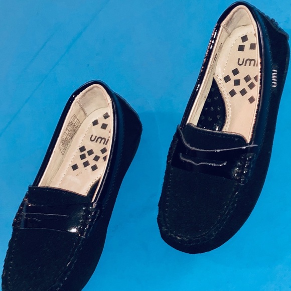 Umi Moccasins - Picture 2 of 4